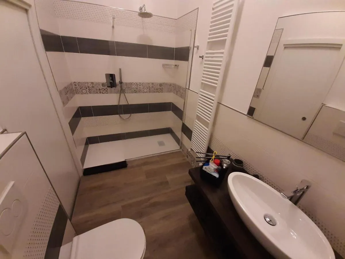 B&B La Porta Di Levante 볼로냐 0*,
